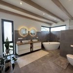 Großes exklusives Badezimmer OG